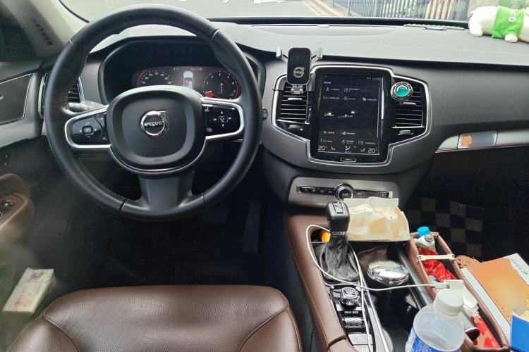 Used Volvo XC90 2018 T6 Zhiyi Edition 7-Seater Center Console