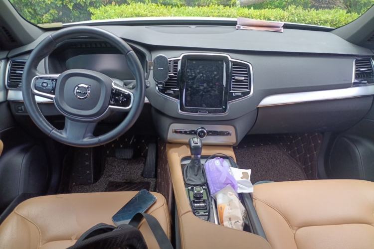 Used Volvo XC90 2018 T6 Zhiya Edition 7-seater Center Console