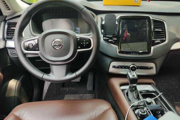 Used Volvo XC90 2018 T5 Zhiyi Edition 7-Seater Center Console
