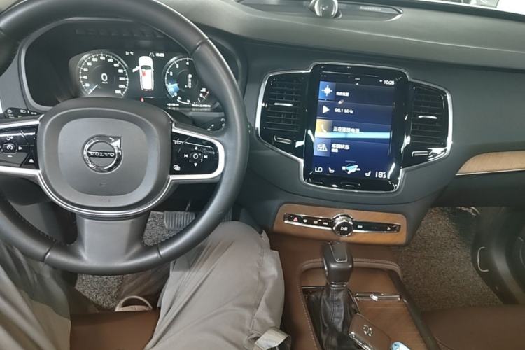 Used Volvo XC90 2018 T6 Zhiya Edition 7-seater Center Console
