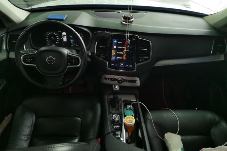 Used Volvo XC90 2018 T6 Zhiyi Edition 7-Seater Center Console