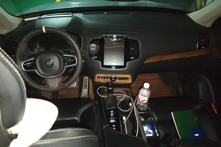 Used Volvo XC90 2018 T6 Zhiya Edition 7-seater Center Console