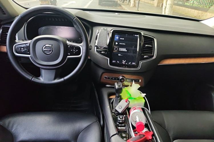 Used Volvo XC90 2018 T6 Zhiyi Edition 7-Seater Center Console