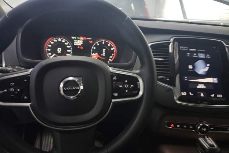 Used Volvo XC90 2018 T6 Zhiya Edition 7-seater Center Console