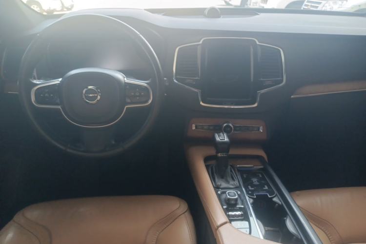 Used Volvo XC90 2018 T6 Zhiya Edition 7-seater Center Console