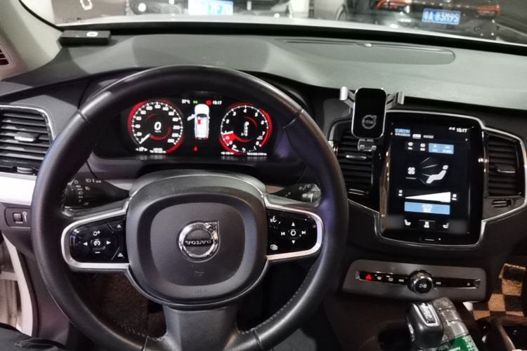 Used Volvo XC90 2018 T6 Zhiyi Edition 7-Seater Center Console
