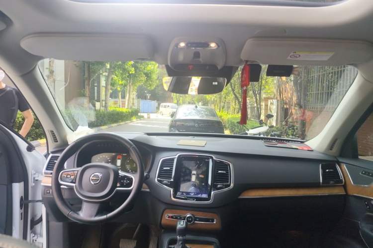 Used Volvo XC90 2018 T6 Zhiya Edition 7-seater Center Console