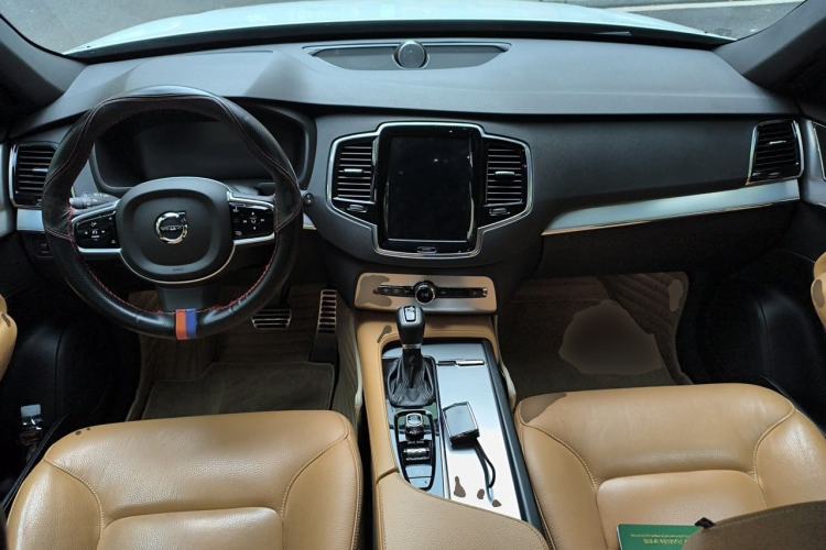 Used Volvo XC90 2018 T6 Zhiyi Edition 7-Seater Center Console