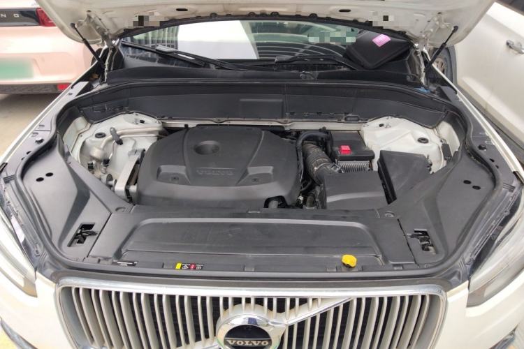 Used Volvo XC90 2018 T6 Zhiyi Edition 7-Seater Engine Bay