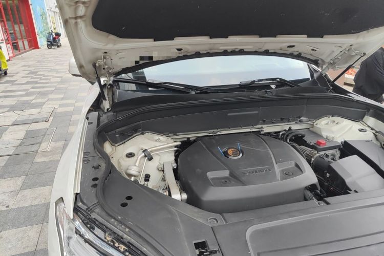 Used Volvo XC90 2018 T6 Prestige 7-Seater Engine Bay Right