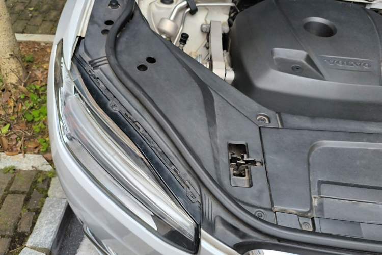 Used Volvo XC90 2018 T6 Zhiyi Edition 7-Seater Engine Bay Right