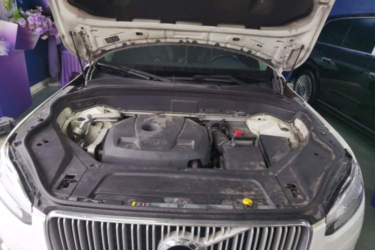Used Volvo XC90 2018 T6 Zhiyi Edition 7-Seater Engine Bay