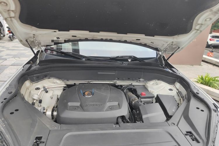 Used Volvo XC90 2018 T6 Prestige 7-Seater Engine Bay
