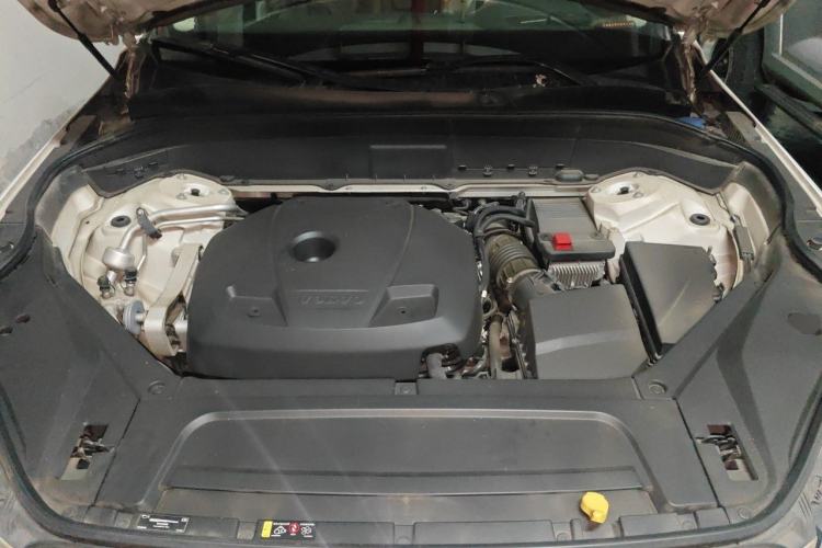 Used Volvo XC90 2018 T6 Zhiyi Edition 7-Seater Engine Bay