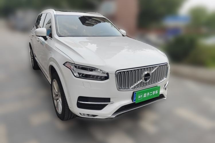 Used Volvo XC90 2018 T6 Prestige 7-Seater Front Right 45 Deg