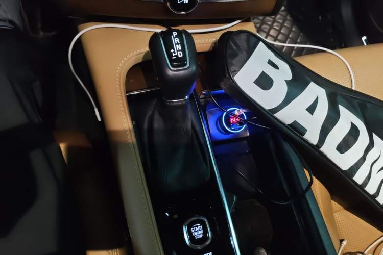Used Volvo XC90 2018 T6 Prestige 7-Seater Gear Lever