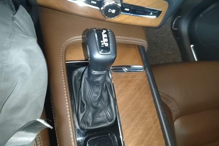 Used Volvo XC90 2018 T6 Zhiya Edition 7-seater Gear Lever