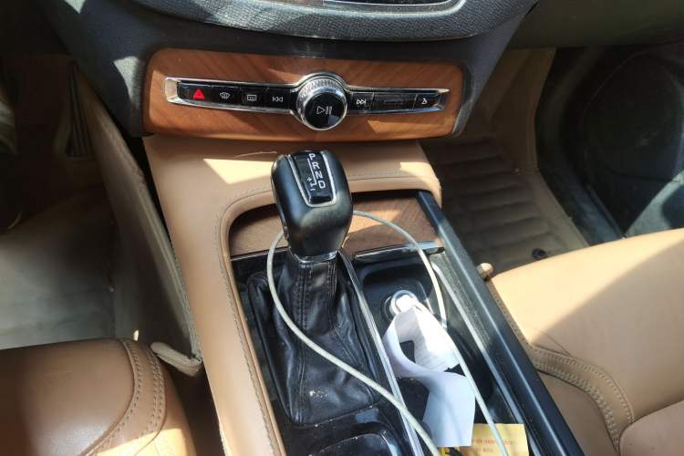 Used Volvo XC90 2018 T6 Zhiya Edition 7-seater Gear Lever