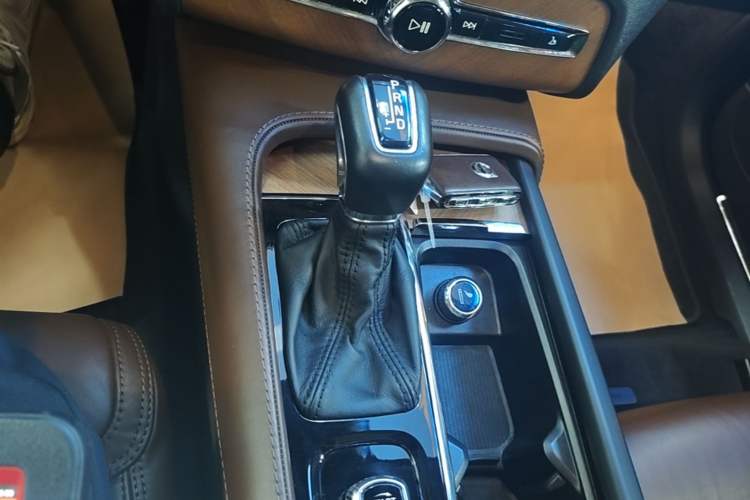 Used Volvo XC90 2018 T6 Zhiya Edition 7-seater Gear Lever