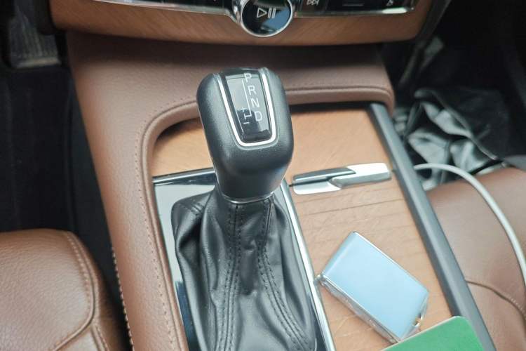 Used Volvo XC90 2018 T6 Zhiyi Edition 7-Seater Gear Lever