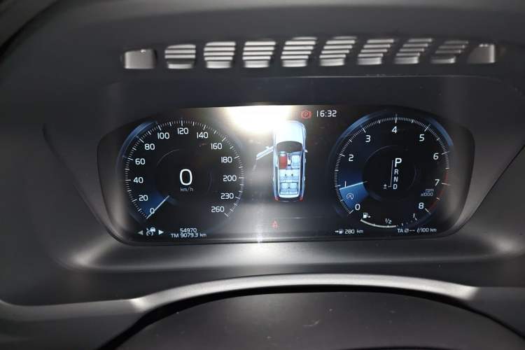 Used Volvo XC90 2018 T6 Prestige 7-Seater Instrument Cluster