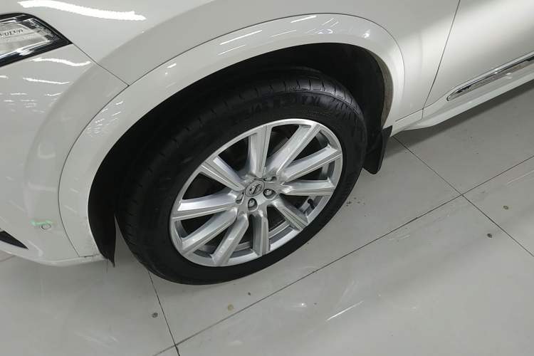 Used Volvo XC90 2018 T6 Zhiya Edition 7-seater Left Front Wheel Hub