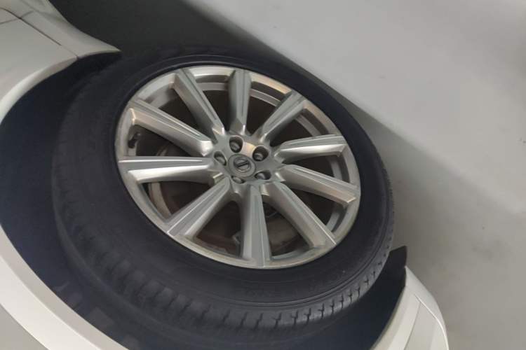 Used Volvo XC90 2018 T6 Zhiya Edition 7-seater Left Front Wheel Hub