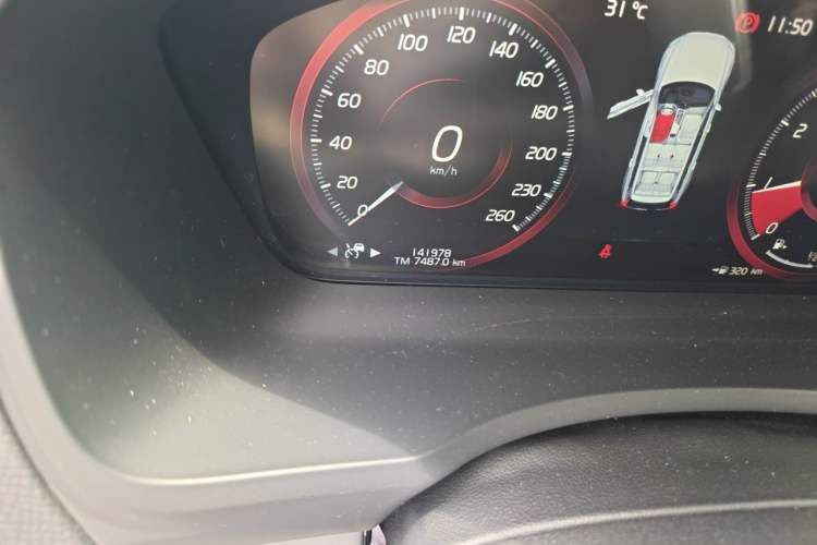 Used Volvo XC90 2018 T6 Zhiyi Edition 7-Seater Odometer Close Up