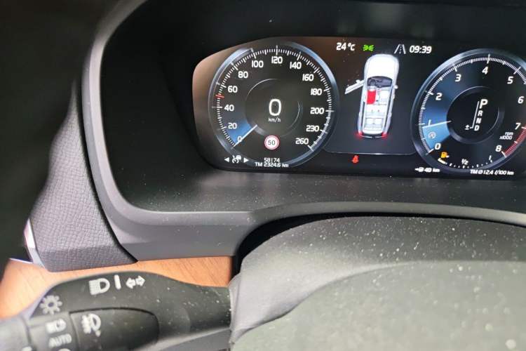 Used Volvo XC90 2018 T6 Zhiyi Edition 7-Seater Odometer Close Up