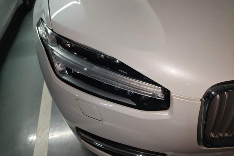 Used Volvo XC90 2018 T6 Prestige 7-Seater Right Front Headlight