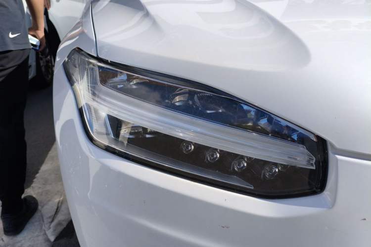 Used Volvo XC90 2018 T6 Zhiyi Edition 7-Seater Right Front Headlight