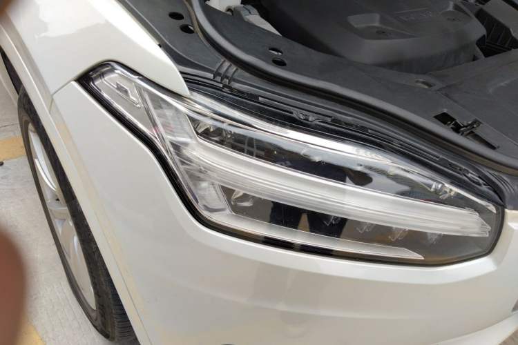 Used Volvo XC90 2018 T6 Zhiyi Edition 7-Seater Right Front Headlight