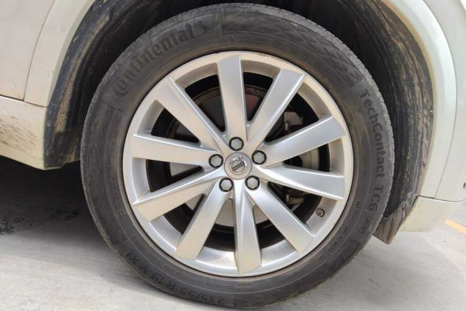 Used Volvo XC90 2018 T6 Zhiyi Edition 7-Seater Right Front Wheel Hub