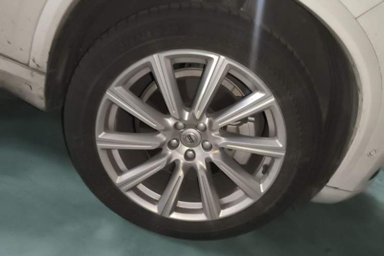Used Volvo XC90 2018 T6 Zhiya Edition 7-seater Right Front Wheel Hub