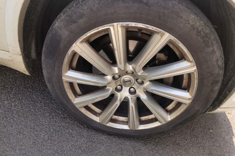 Used Volvo XC90 2018 T6 Zhiya Edition 7-seater Right Front Wheel Hub