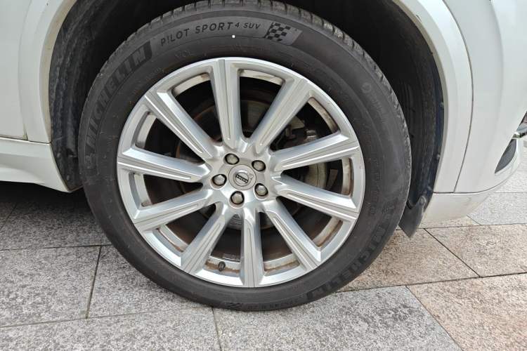 Used Volvo XC90 2018 T6 Zhiya Edition 7-seater Right Front Wheel Hub