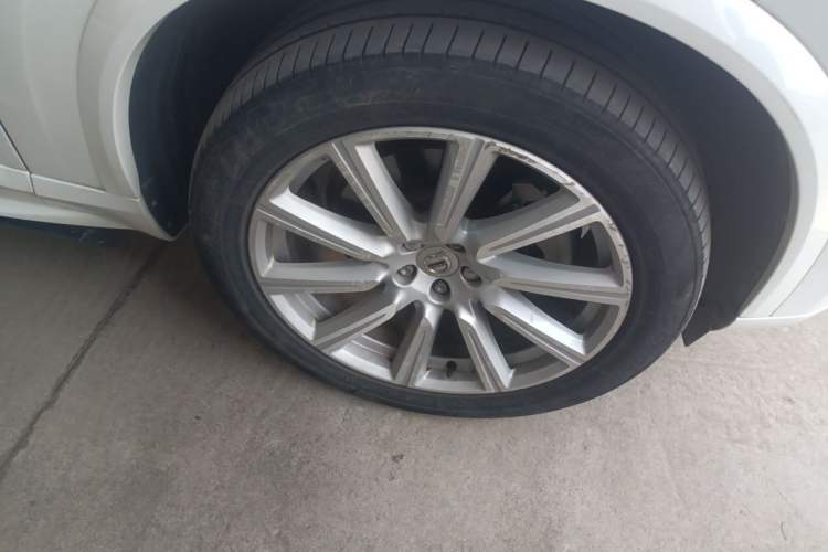 Used Volvo XC90 2018 T6 Zhiya Edition 7-seater Right Front Wheel Hub