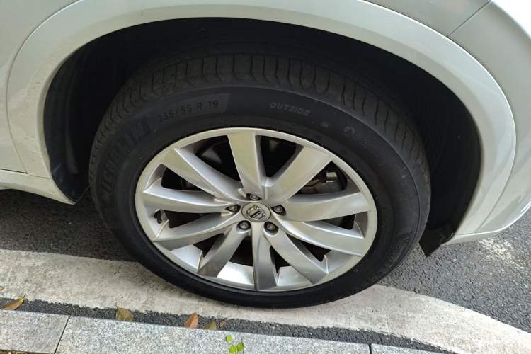 Used Volvo XC90 2018 T6 Zhiyi Edition 7-Seater Right Front Wheel Hub