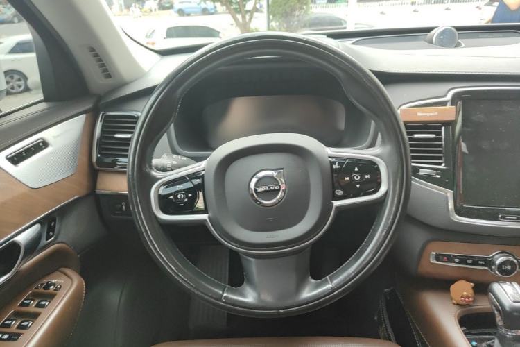 Used Volvo XC90 2018 T6 Prestige 7-Seater Steering Wheel