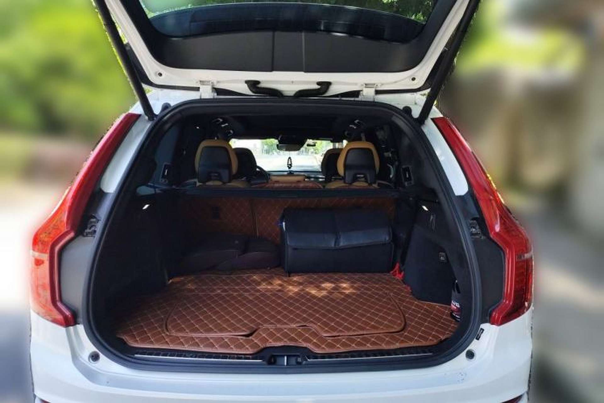 Used Volvo XC90 2018 T6 Zhiyi Edition 7-Seater Trunk