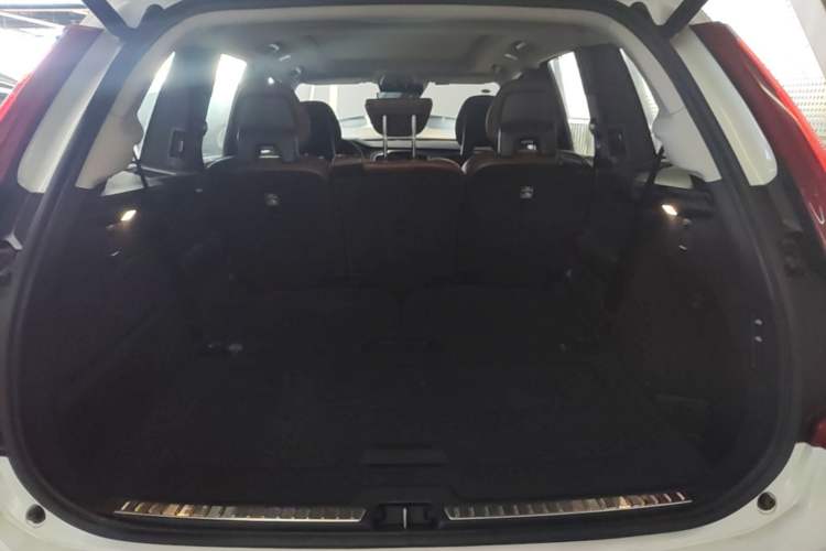 Used Volvo XC90 2018 T6 Zhiya Edition 7-seater Trunk