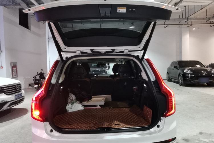 Used Volvo XC90 2018 T6 Zhiyi Edition 7-Seater Trunk