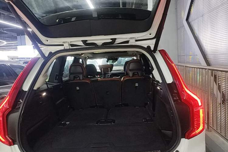 Used Volvo XC90 2018 T6 Zhiya Edition 7-seater Trunk