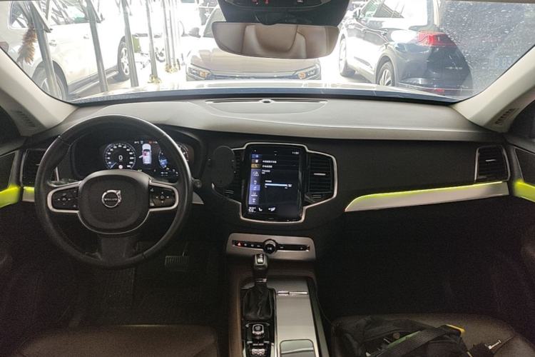 Used Volvo XC90 2018 T6 Zhiyi Edition 7-Seater Center Console