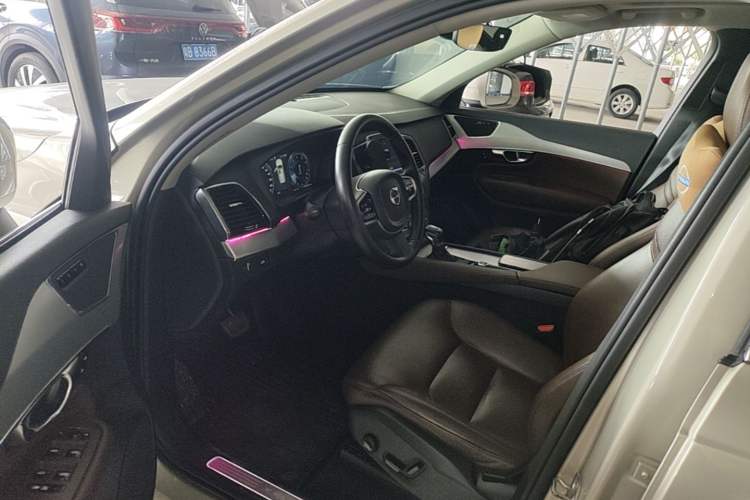 Used Volvo XC90 2018 T6 Zhiyi Edition 7-Seater Driver Seat