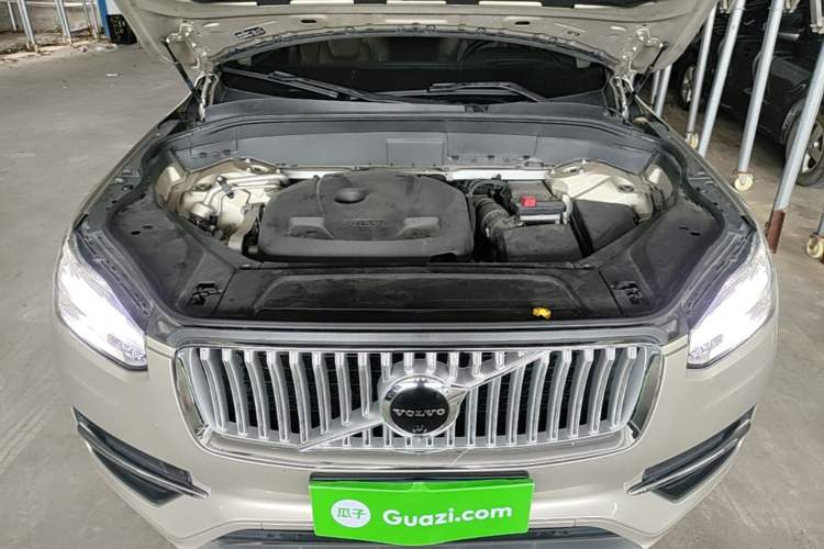 Used Volvo XC90 2018 T6 Zhiyi Edition 7-Seater Engine Bay