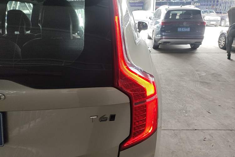 Used Volvo XC90 2018 T6 Zhiyi Edition 7-Seater Right Rear Taillight