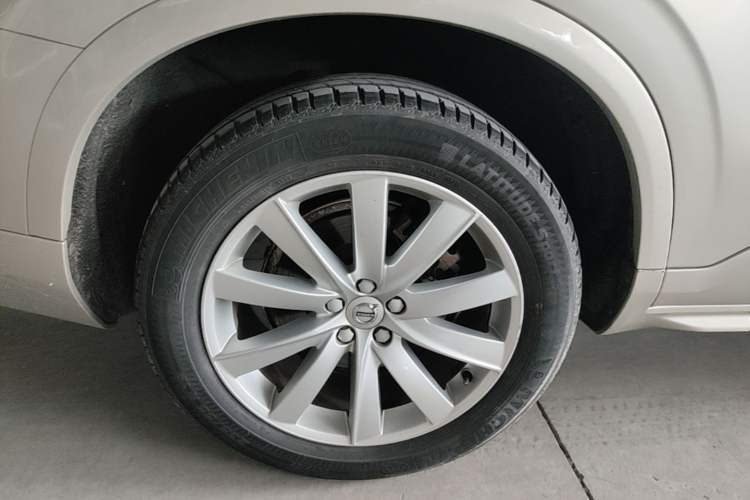 Used Volvo XC90 2018 T6 Zhiyi Edition 7-Seater Right Rear Wheel Hub