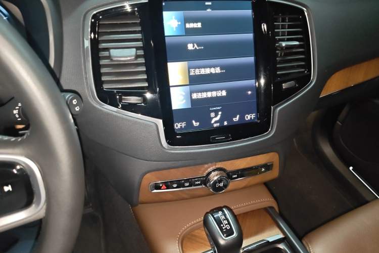 Used Volvo XC90 2019 T6 Zhiyi Edition 7-Seater China VI Standard Audio And AC Panel