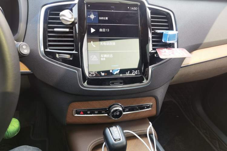 Used Volvo XC90 2019 T6 Zhiyi Edition 7-Seater China VI Standard Audio And AC Panel